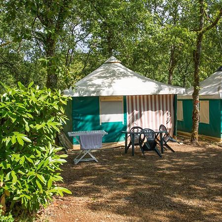 ホテル Camping Au Bois Dormant Chauffour-sur-Vell エクステリア 写真