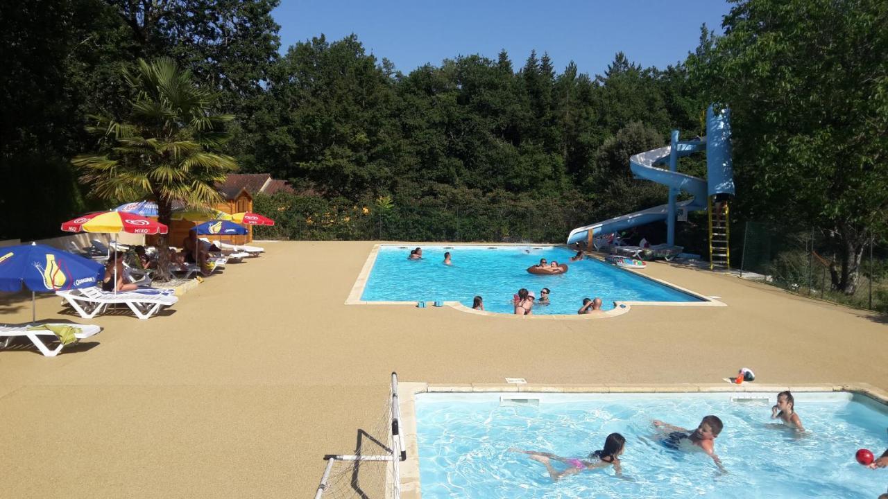 ホテル Camping Au Bois Dormant Chauffour-sur-Vell エクステリア 写真