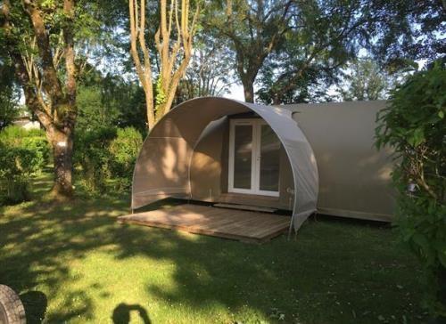 ホテル Camping Au Bois Dormant Chauffour-sur-Vell エクステリア 写真