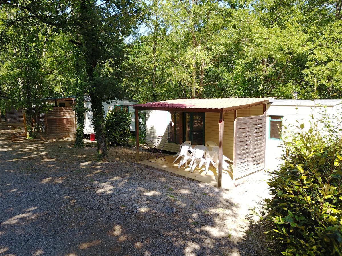 ホテル Camping Au Bois Dormant Chauffour-sur-Vell エクステリア 写真