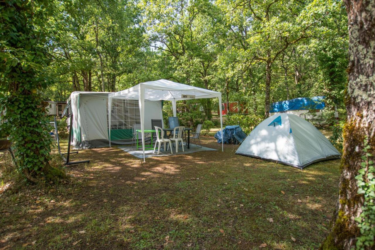 ホテル Camping Au Bois Dormant Chauffour-sur-Vell エクステリア 写真